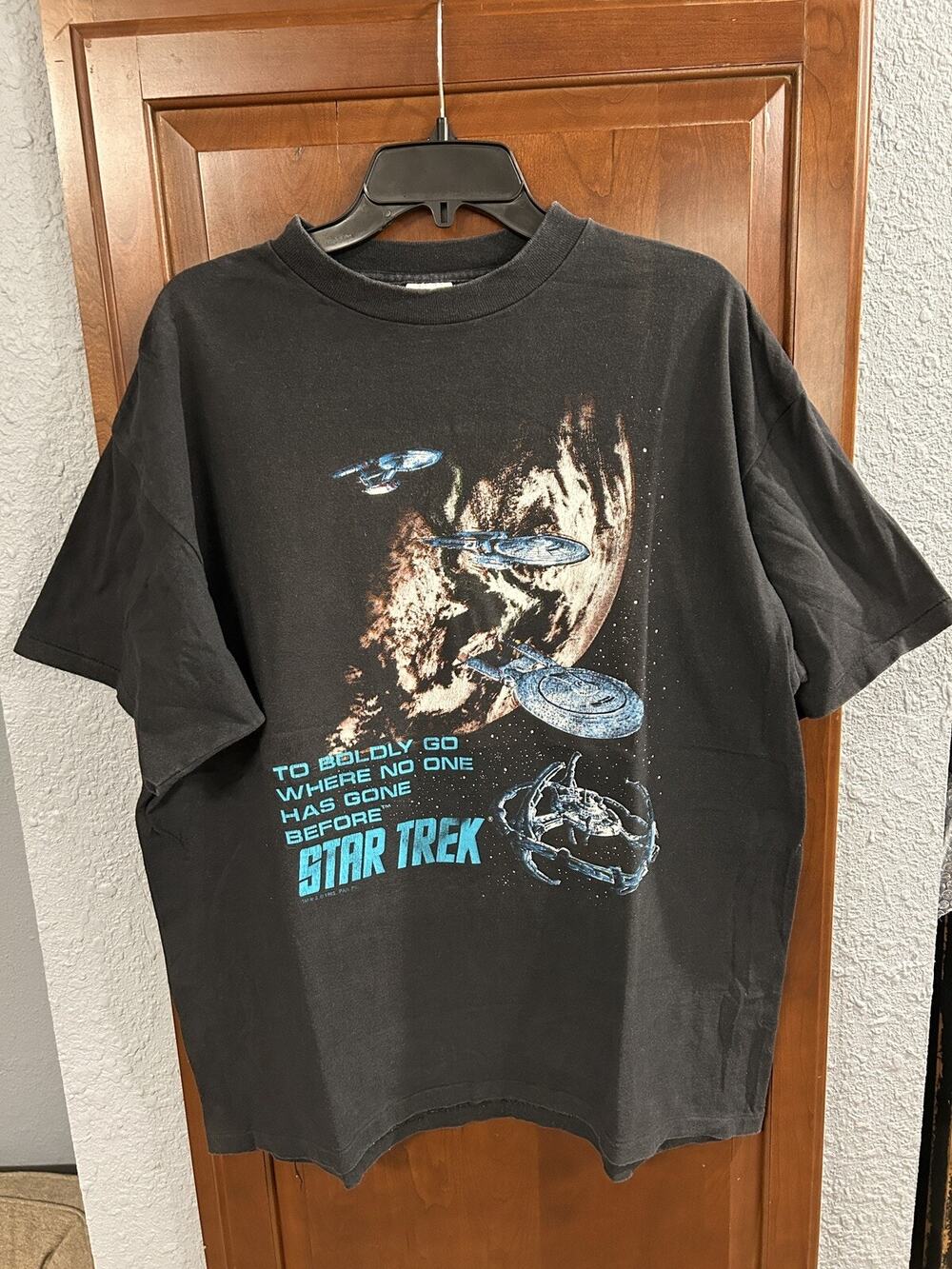Vintage STAR TREK T Shirt 1993 To Boldly go print single stitch Delta USA Tag XL